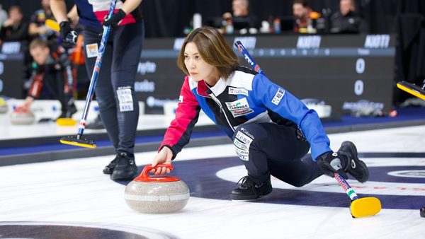 sayaka-yoshimura-retires-from-competitive-curling.Click to read full article.