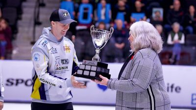 team-mouat-trophy-presentation-at-canadian-open.Click to read full article.